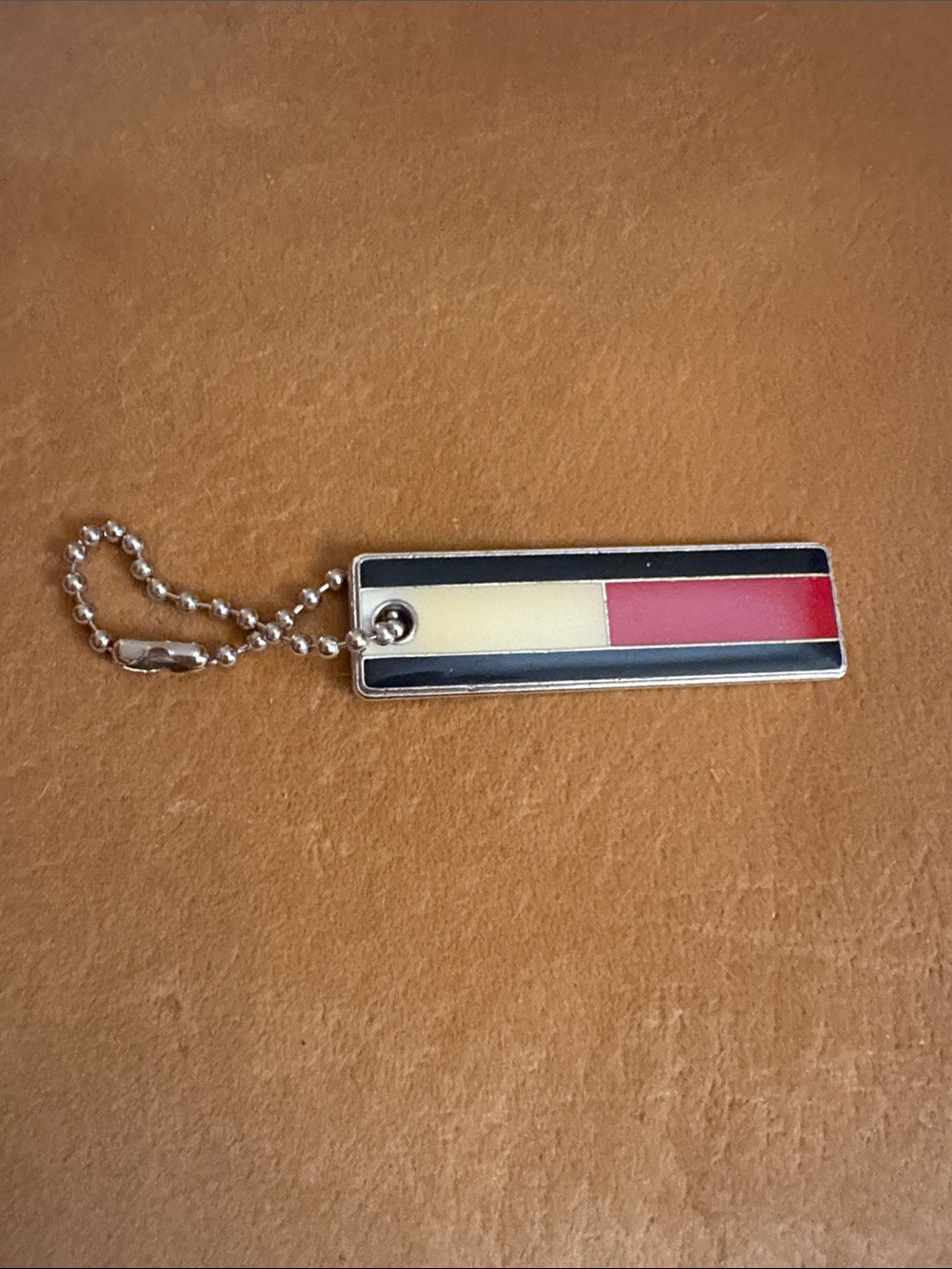 Vintage Tommy Hilgiger Men's Rectangular Flag Keychain - Cream & Red